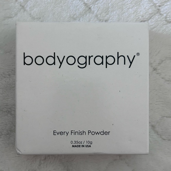 ⭐️ Bodyography Every Finish Translucent Pressed Powder NWB - Picture 1 of 5